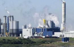 Uruguay's UPM pulp mill along a shared river with Argentina