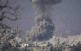 Meanwhile, on the battlefront, Israel expanded its ground operations in Gaza and intensified the air strikes