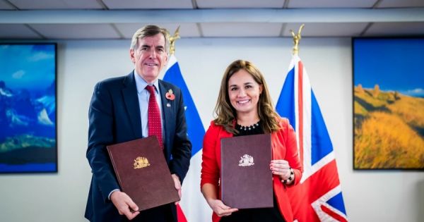 Reino Unido y Chile firmaron un acuerdo de cooperación de cinco años en la Antártida – MercoPress
