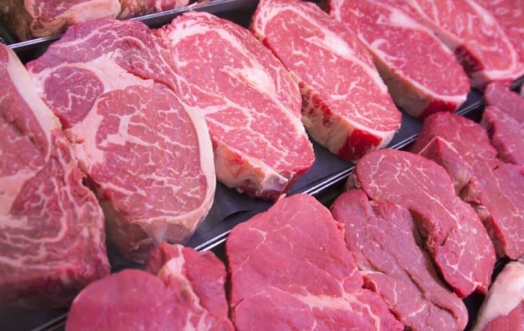 A ton of beef sold to China last year averaged US$ 5,020 while this November the ton price was down to US$ 3.910