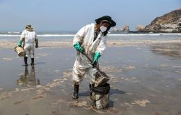 Despite Repsol's statement, there is no conclusive evidence that the area affected by the spill is oil-free