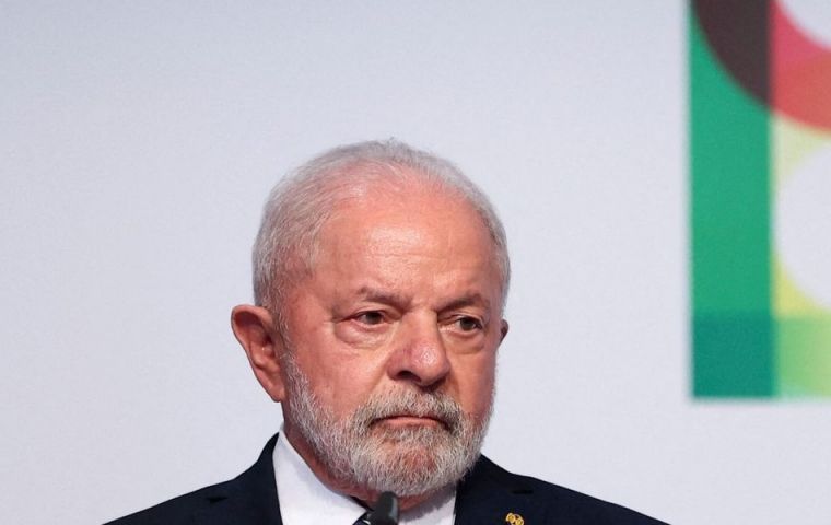 Лула настаивал, что большинство министерств недоукомплектованы кадрами и не имеют социальной политики.