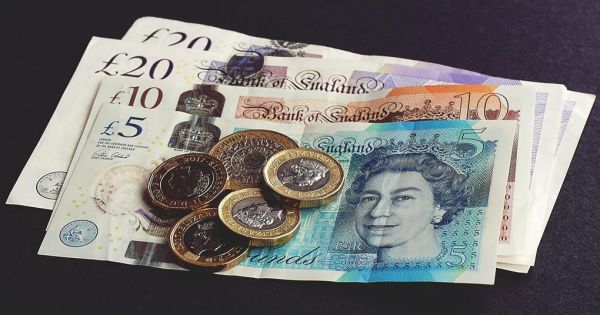 UK National Living Wage up from £10.42 to £11.44 an hour; will apply to workers over 21 - Vimarsana News