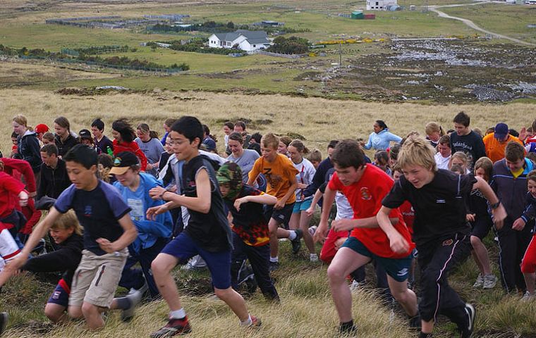 Children on the Falklands Islands (Photo PN)