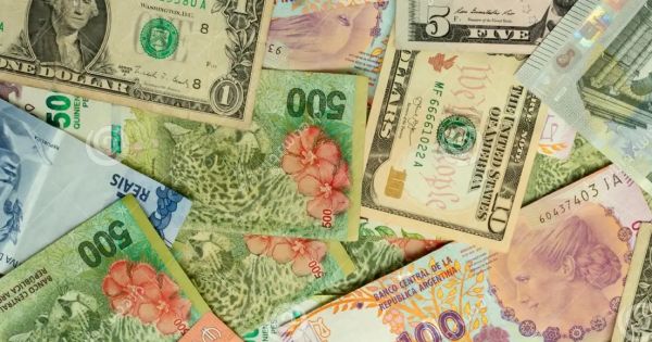 Milei gets ready for rock concert as "blue" dollar gets back on a surging path — MercoPress - Vimarsana News