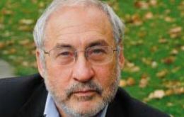 The Nobel Prize questioned the “closed club” condition of G8 and G20.