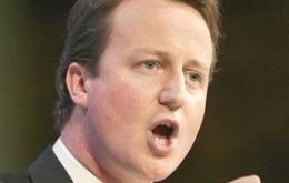 Voters not convinced about Cameron’s team or policies