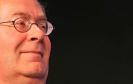 Mervyn King said BoE considering cutting interest rates for deposits held by banks